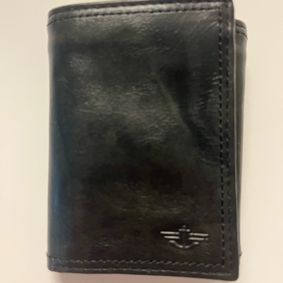 Dockers Other - Dockers Black Trifold Leather Wallet